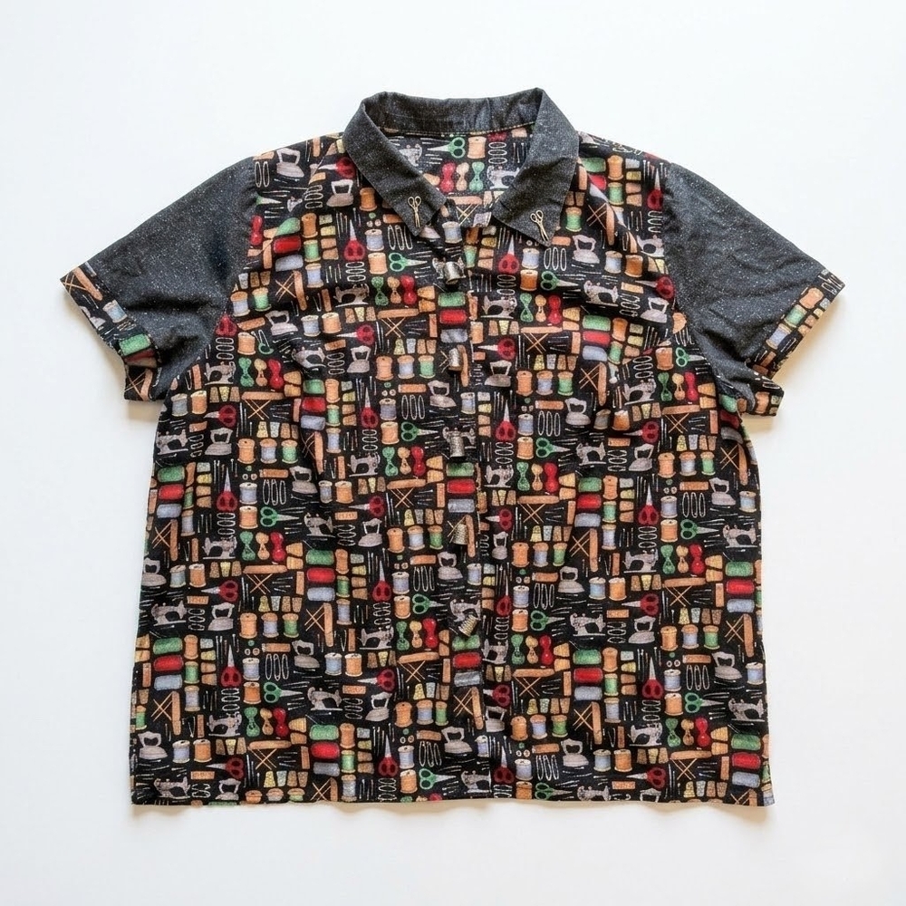 🏷️3XL Hoffman Sewing Print Button Down T-Shirt Thimble Buttons Sparkle Trim